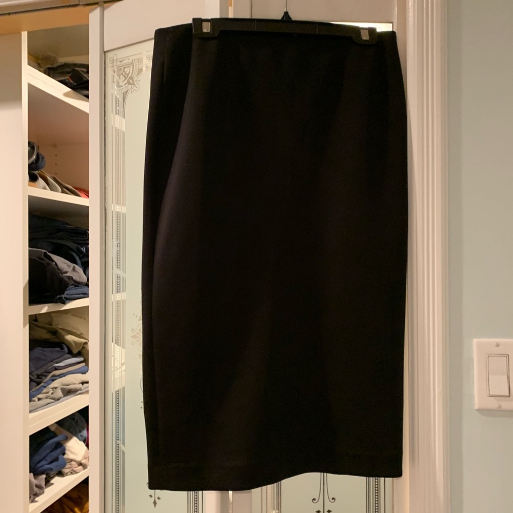 Brand New Chaus New York Black skirt midi